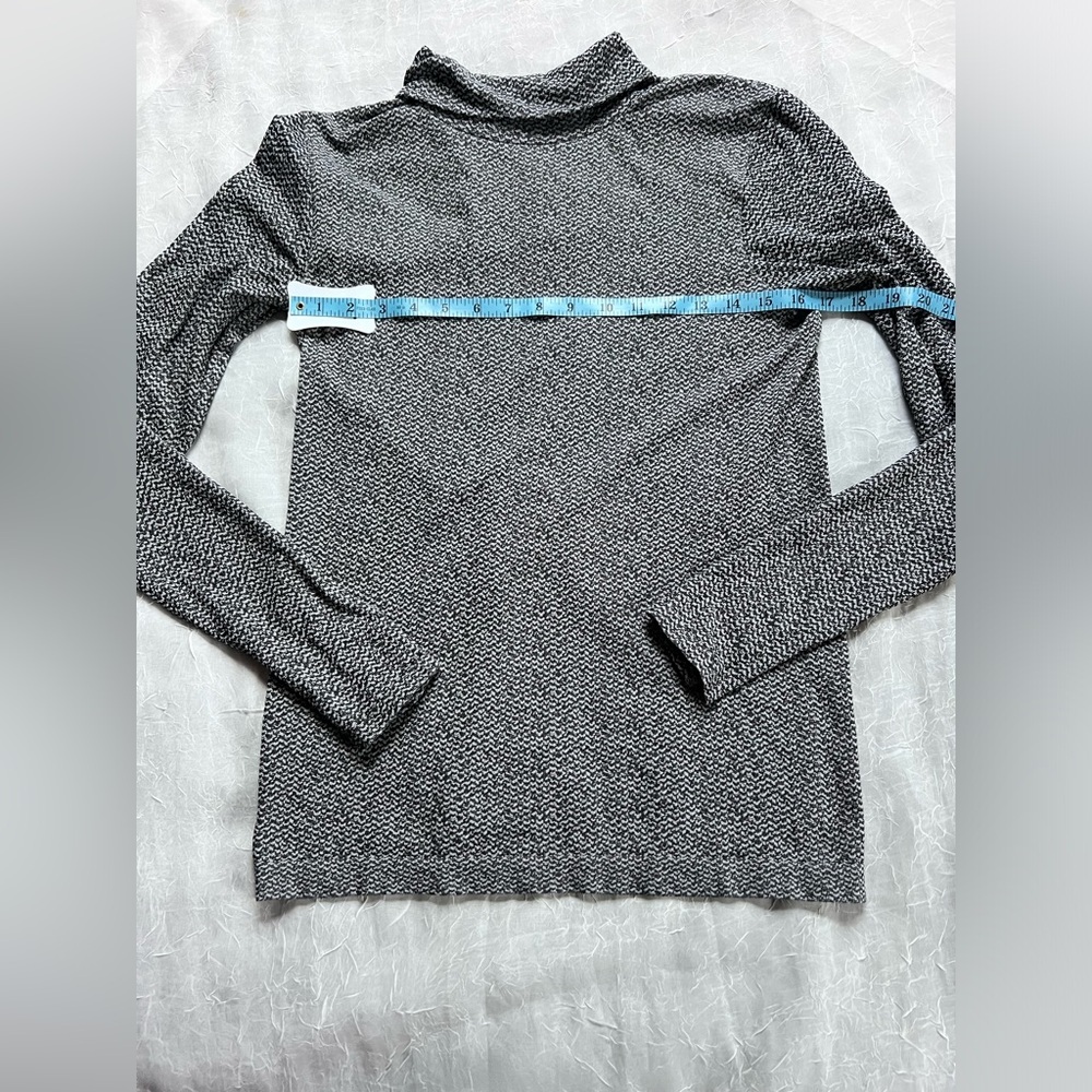 Athleta long sleeve top​ - Picture 5 of 7